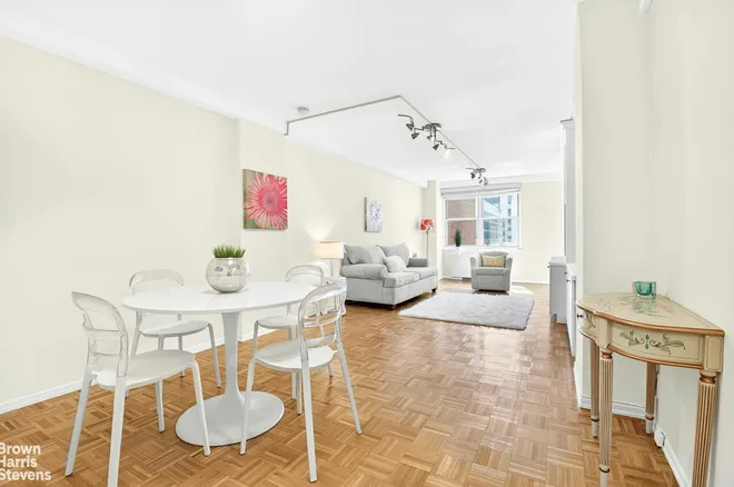 520 East 72nd Street #8E, New York, NY 10021
