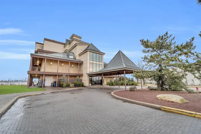 101 SHEARWATER Court EAST, JC, Greenville, NJ 07305