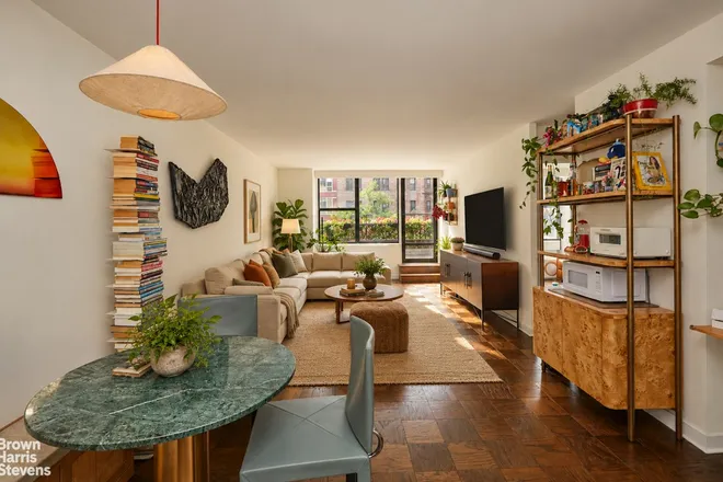 301 East 45th Street #2F, New York, NY 10017