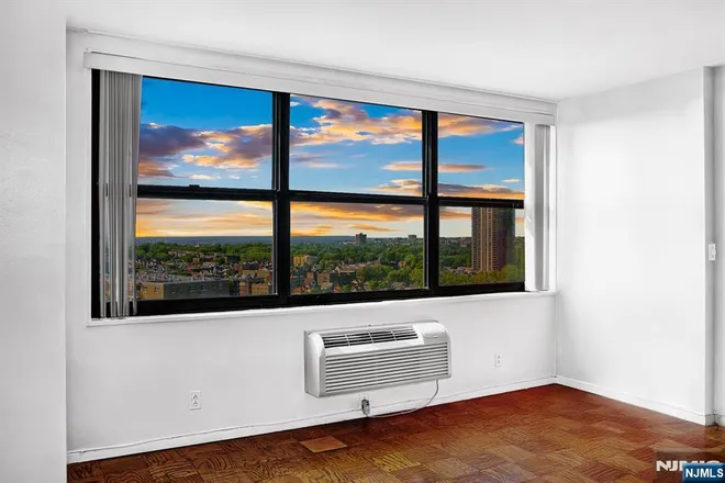 7004 Kennedy #38A, Guttenberg, NJ 07093