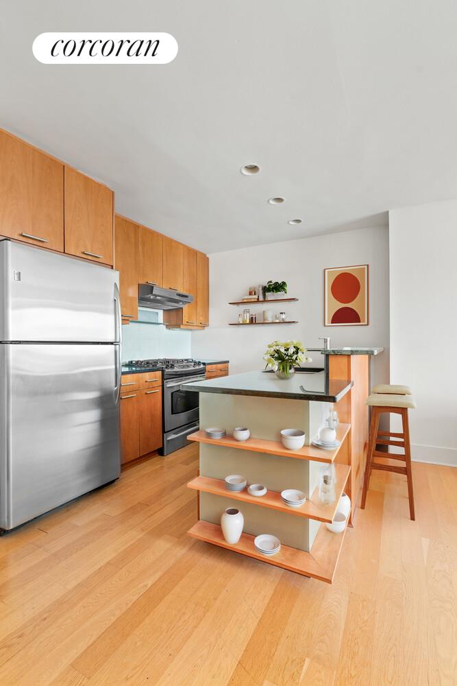 446 KENT Avenue #7D, Williamsburg, Brooklyn, NY 11249 - Property photo 4 of 6