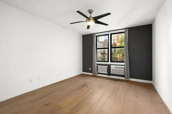 405 East 82nd Street #5HJ, New York, NY 10028