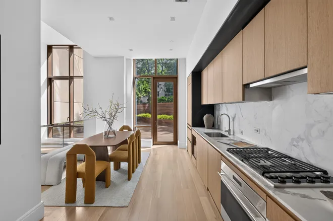 215 East 19th Street #1G, New York, NY 10003