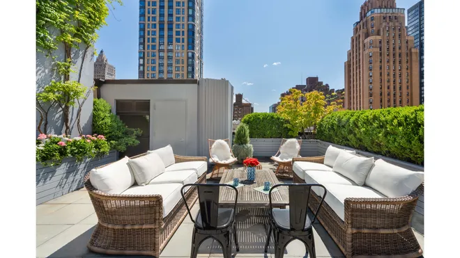 345 East 50th Street #PHB, New York, NY 10022