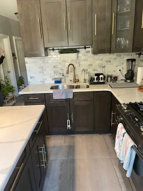 376 UNION Street, Jersey City, JC West Bergen, NJ 07304 - Property photo 2 of 22