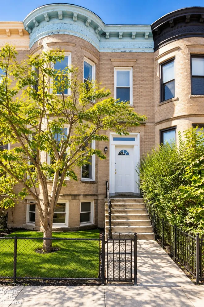 912 BROOKLYN Avenue, Brooklyn, NY 11203