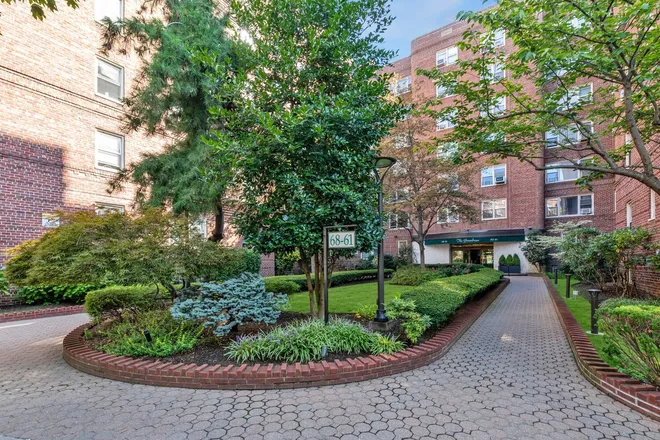 68-61 YELLOWSTONE Boulevard #519, Forest Hills, NY 11375