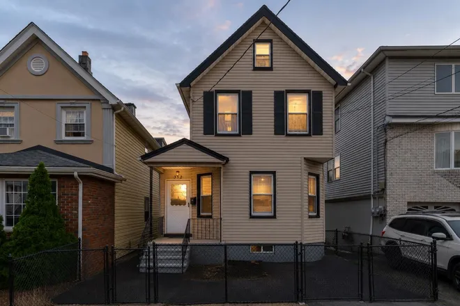 352 FOREST Street, Kearny, NJ 07032