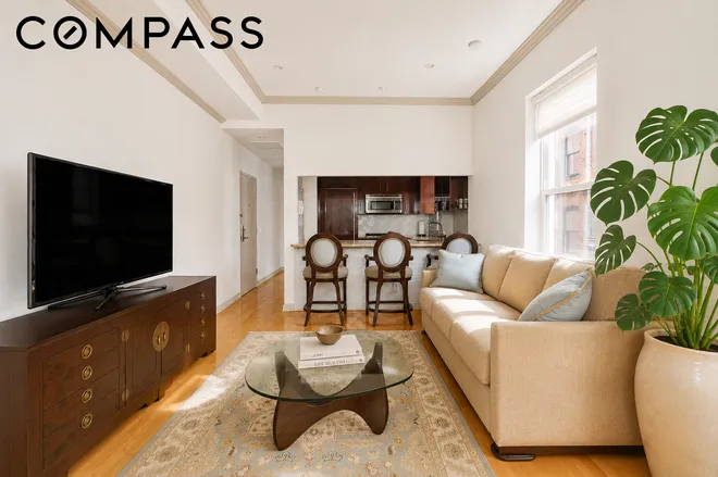 345 West 70th Street #4E, New York, NY 10023