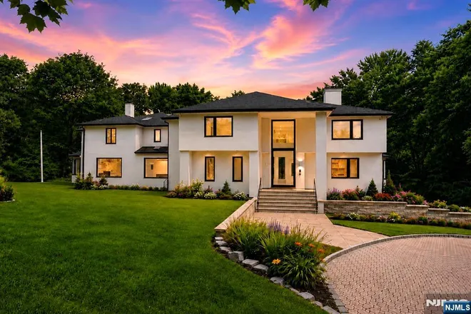 1 Lambs, Cresskill, NJ 07626