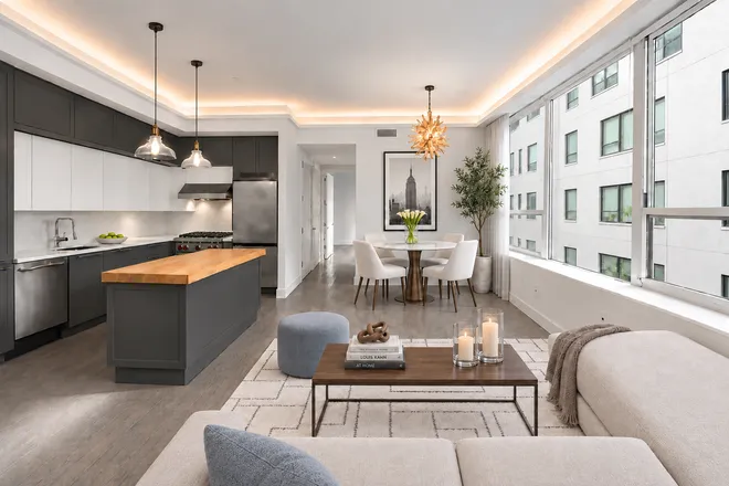 416 West 52nd Street #305, New York, NY 10019