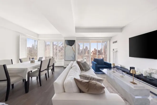 200 East 69th Street #19E, New York, NY 10021
