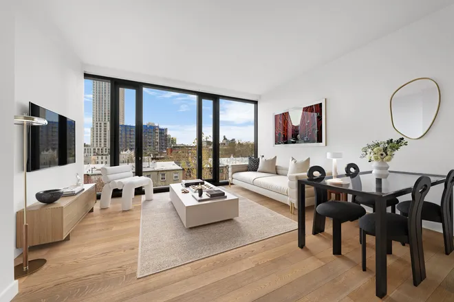 21-30 44th Drive #5H, Long Island City, NY 11101