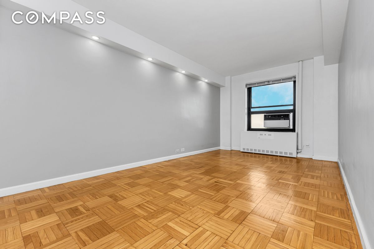 205 Clinton Avenue #9D, Clinton Hill, Brooklyn, NY 11205 - Property photo 3 of 9