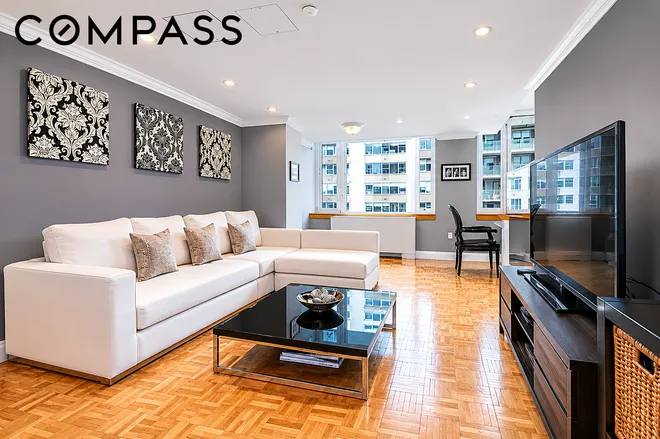 404 East 76th Street #6B, New York, NY 10021