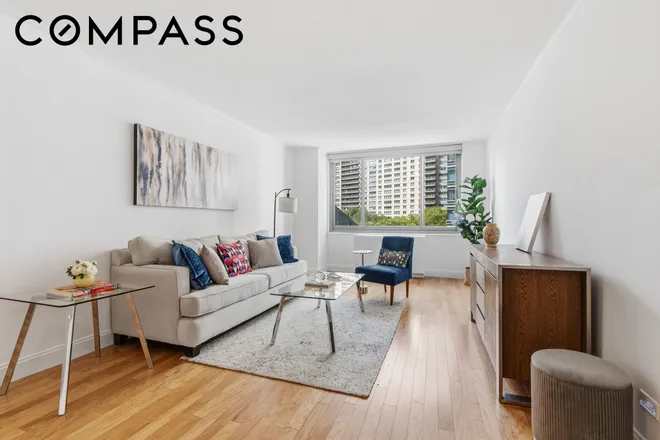 2025 Broadway #5A, New York, NY 10023