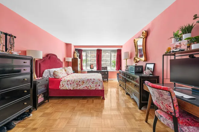 315 West 70th Street #3A, New York, NY 10023