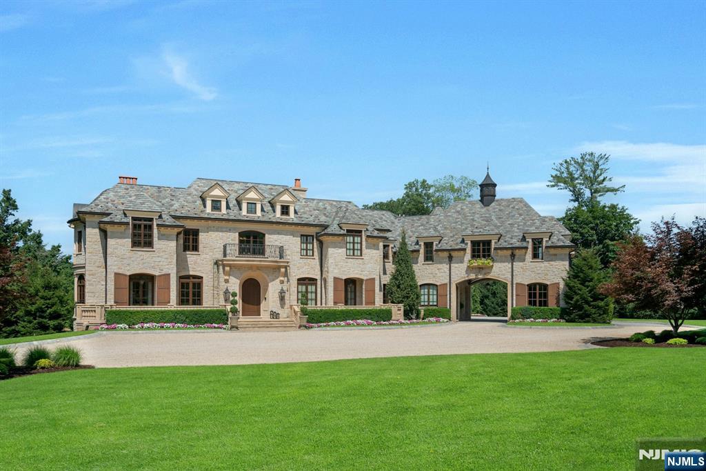 123 East Saddle River, Saddle River Borough, Saddle River, NJ 07458 - Property photo 2 of 50