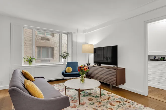 930 5th Avenue #9J, New York, NY 10021