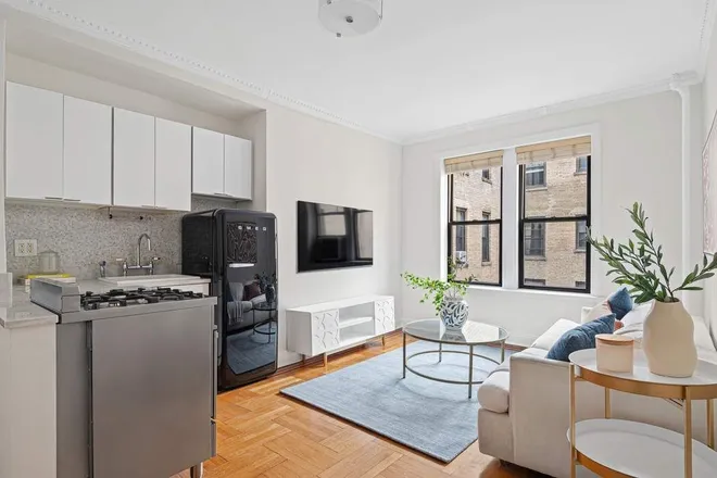 85 Barrow Street #5R, New York, NY 10014