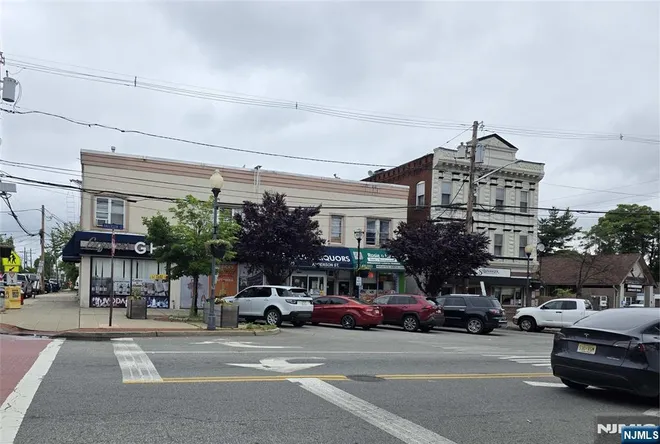 134 Anderson #128, Hackensack, NJ 07601