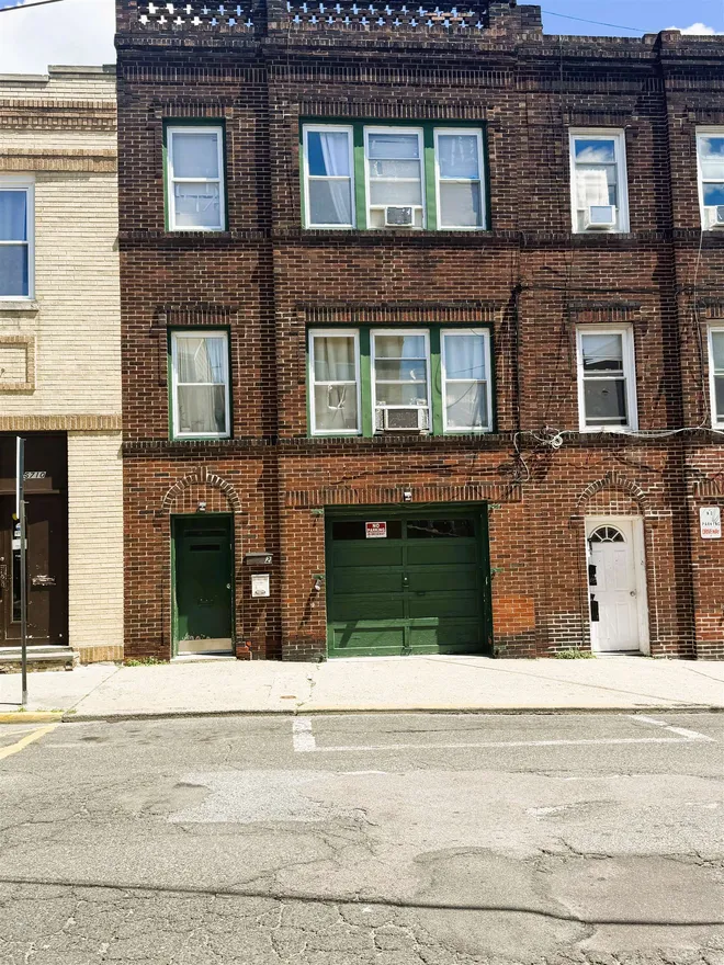 6708 PALISADE Avenue, West New York, NJ 07093
