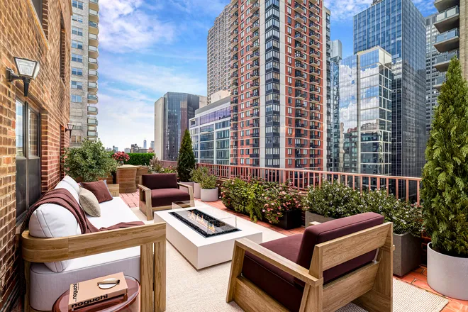 305 East 40th Street #19F, New York, NY 10016