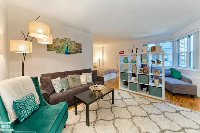 300 East 40th Street #11A, New York, NY 10016