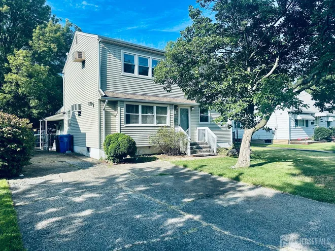 41 West Henry Place, Lincoln Manor, NJ 08830