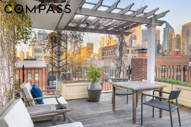 438 West 44th Street, New York, NY 10036
