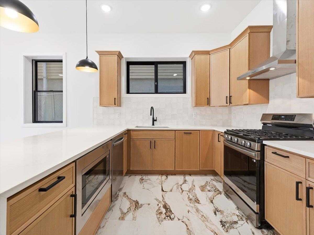 68 JORDAN Avenue, Jersey City, JC Journal Square, NJ 07306 - Property photo 3 of 20