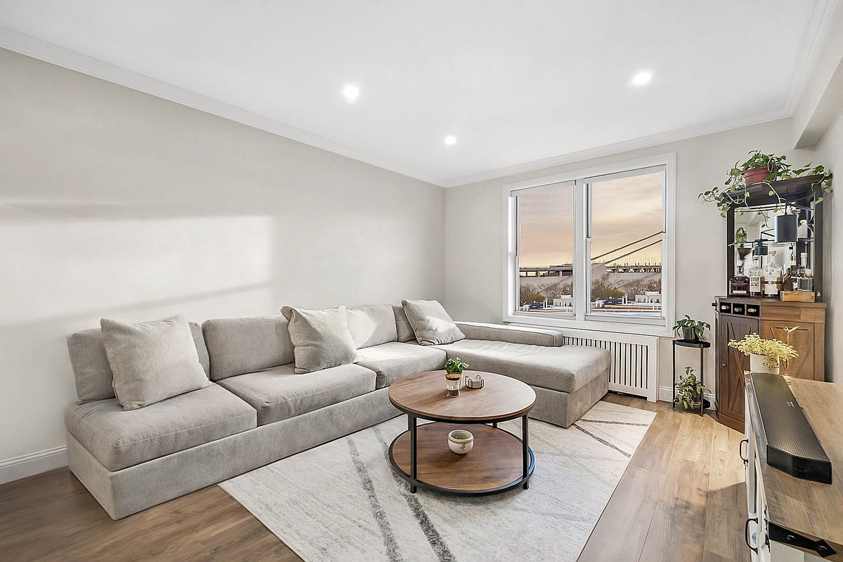 9707 4th Avenue #7-T, Fort Hamilton, Brooklyn, NY 11209 - Property photo 3 of 21
