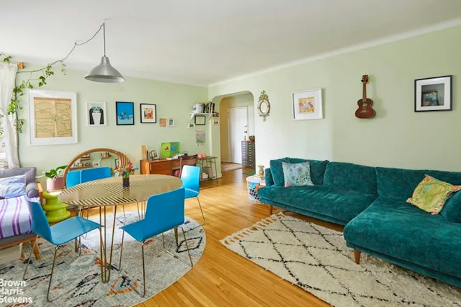 435 OCEAN Parkway #3K, Brooklyn, NY 11218