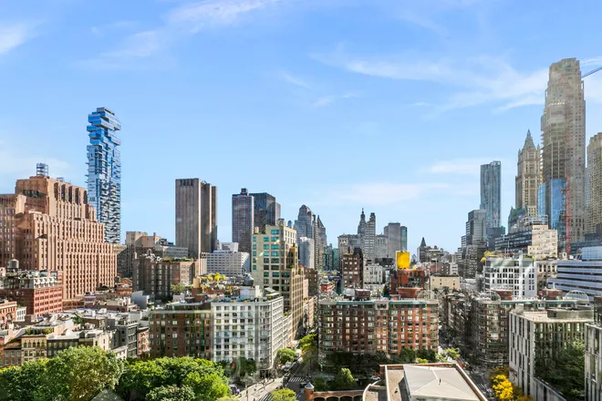 200 CHAMBERS Street #17F, New York, NY 10007