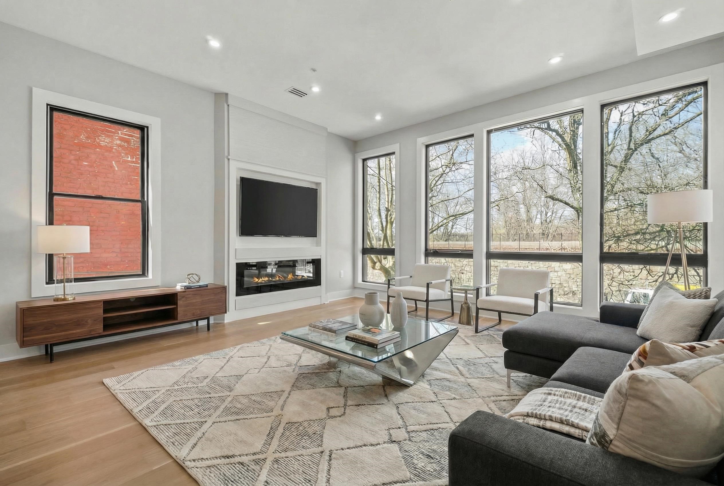 160 CENTRAL Avenue, Jersey City, JC Heights, NJ 07307 - Property photo 3 of 31