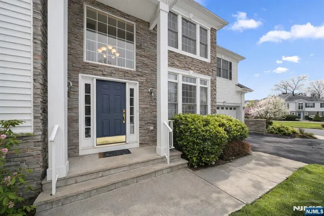 48 Bovensiepen, Roseland, NJ 07068