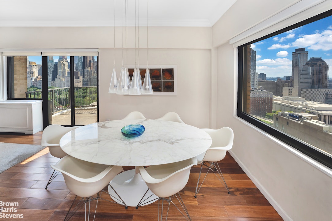 10 West 66th Street #27F, Lincoln Square, Manhattan, NY 10023 - Property photo 4 of 17