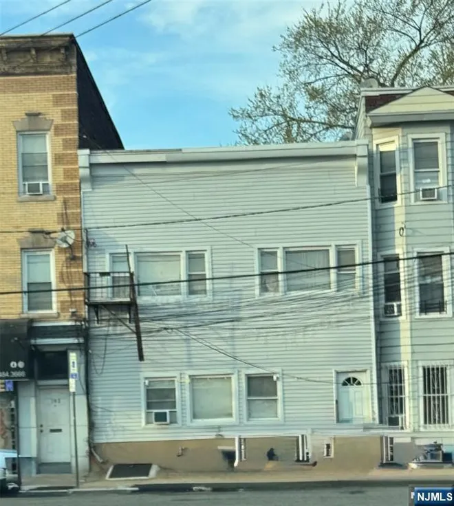 191 1st, Newark, NJ 07107