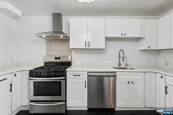 63 Garrison, Newark, NJ 07105