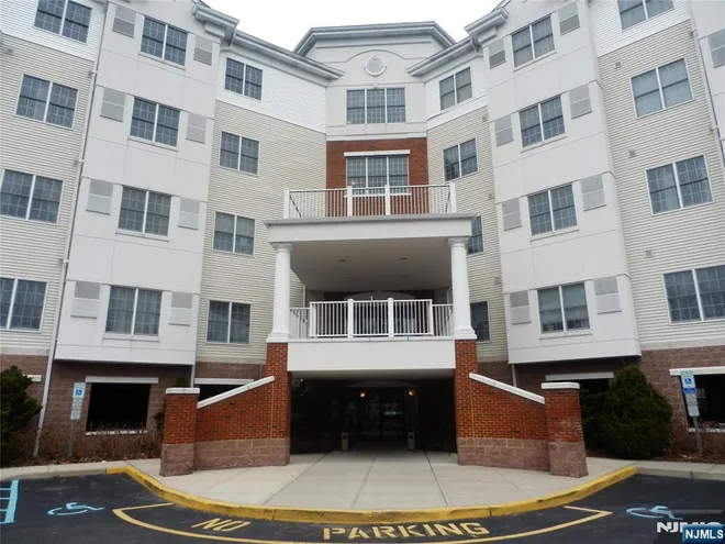 189 Forest #307, Paramus, NJ 07652