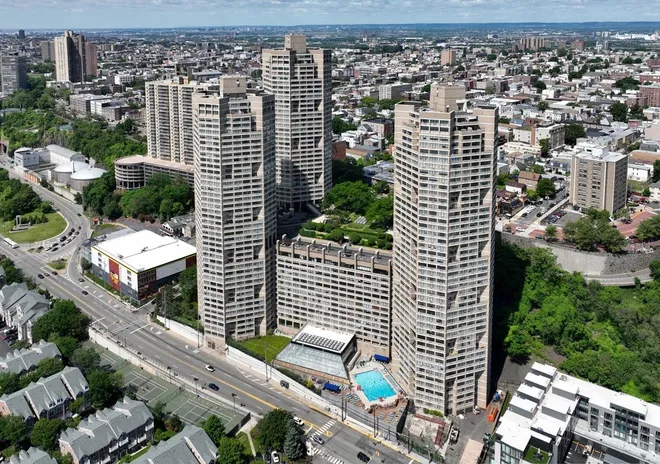 7004 Boulevard EAST, Guttenberg, NJ 07093
