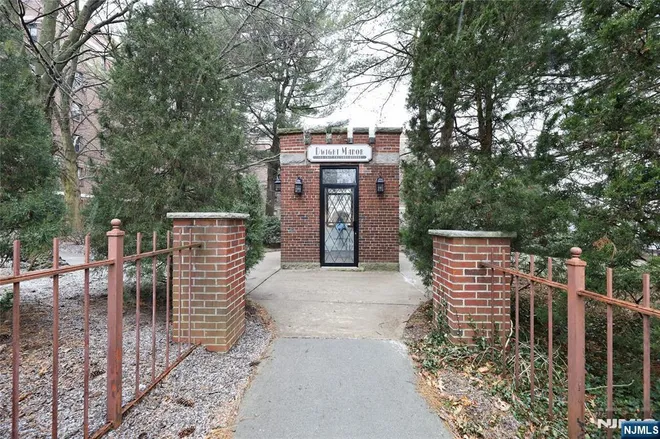100 Palisade #D12, Englewood, NJ 07631