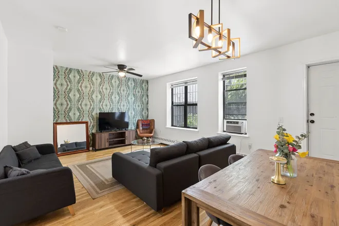 124 THOMAS South BOYLAND Street, Brooklyn, NY 11233
