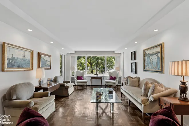60 SUTTON Place #3DES, New York, NY 10022