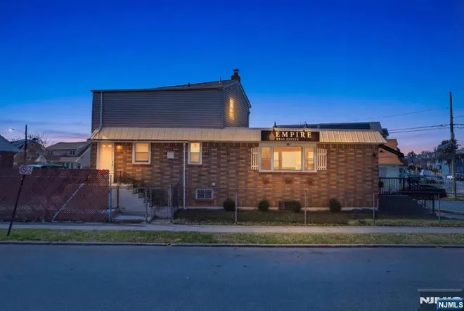 202 22nd #202, Paterson, NJ 07513