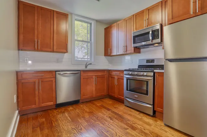 824 WASHINGTON Street, Hoboken, NJ 07030