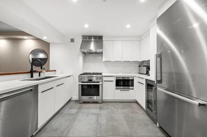 121 East 23rd Street #7D, New York, NY 10010