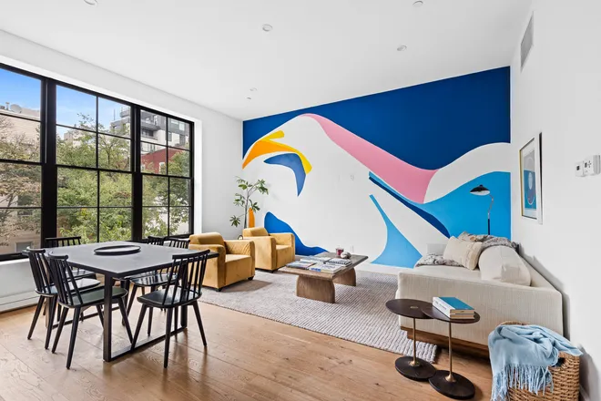 282 North 6th Street #2B, Brooklyn, NY 11211