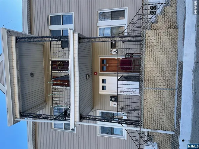 90-92 3rd, Paterson, NJ 07514
