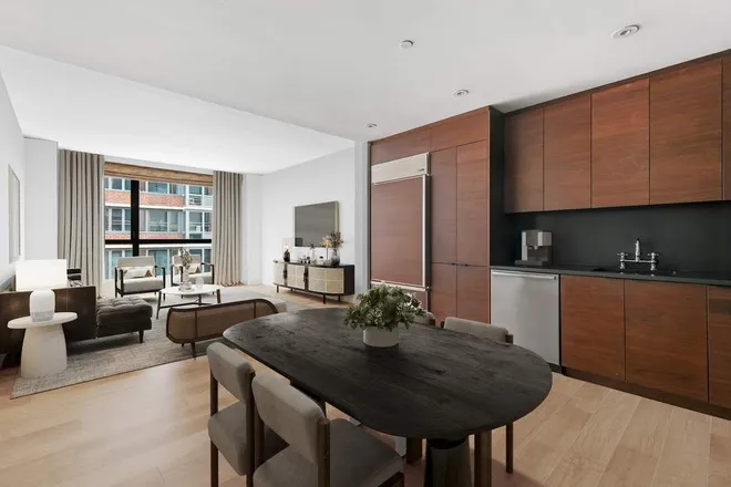 540 West 28th Street #2B, New York, NY 10001